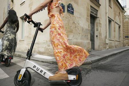 PURE Advance+ - hulajnoga elektryczna | Szara