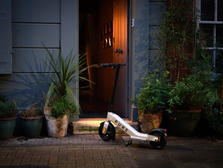 PURE Advance+ - hulajnoga elektryczna | Czarna